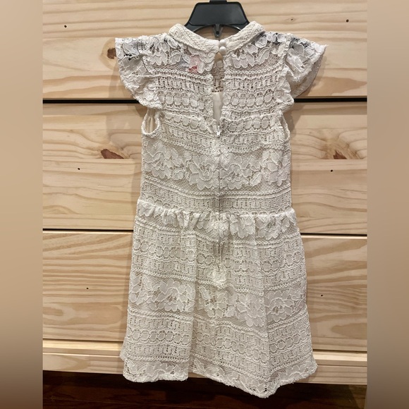 Good used condition. Wonder Nation Size 6 little girls ivory lace dress - Picture 2 of 4